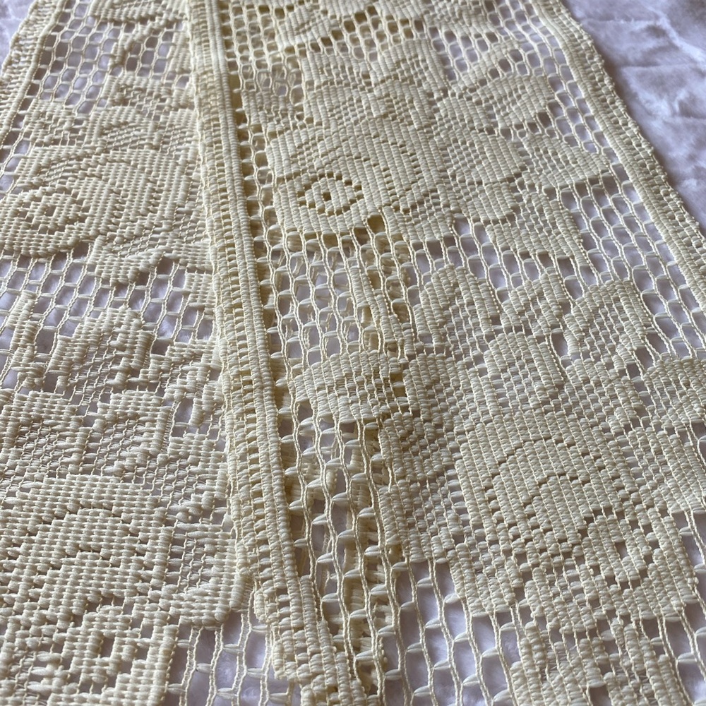 Handmade doily table runner - Picture 3 of 7